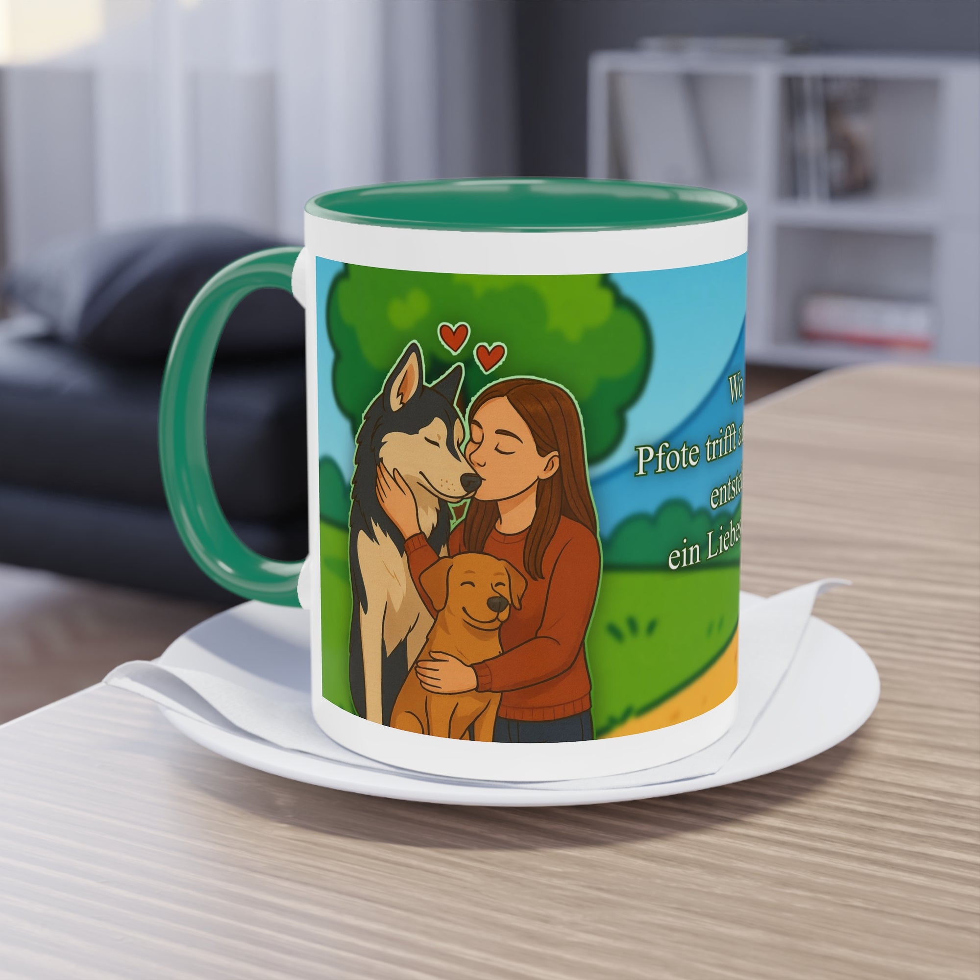 Tasse – „Hund und Katzenliebe mit Frau“ im Comic-Stil, 325 ml