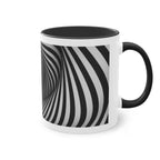 „Hypnotic Spiral“ Designer-Tasse aus der „Black & White“-Kollektion von Taffet.shop, 325 ml